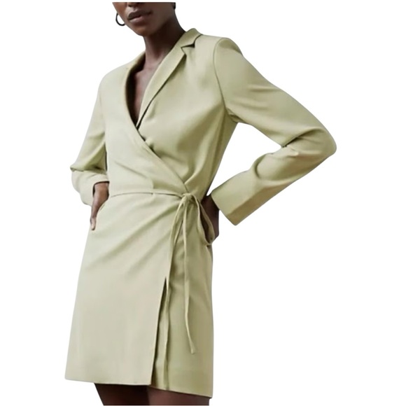 Babaton Dresses & Skirts - Babaton Raine blazer wrap mini dress long sleeve size S excellent condition